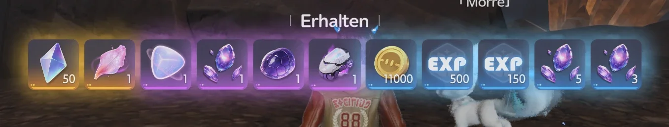 Belohnungsleiste Erhalten mit elf Gegenständen: Glitzer-Kristall ×50, rosa Blütenblatt ×1, hellblauer Kristallklumpen ×1, lila Kristalle ×1, dunkle lila Schale ×1, weißer Helm ×1, Credits ×11000, EXP ×500, EXP ×150, lila Kristalle ×5 und lila Kristalle ×3